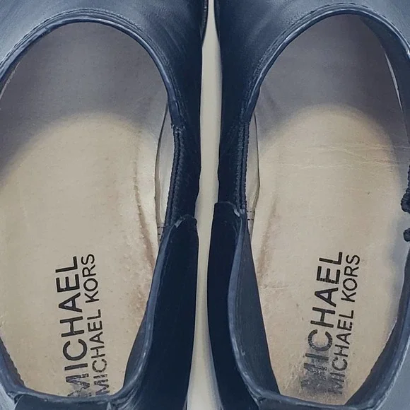 Michael Michael Kors Womens Black Leather Ankle Boots Booties 6M Slip On - Picture 7 of 10